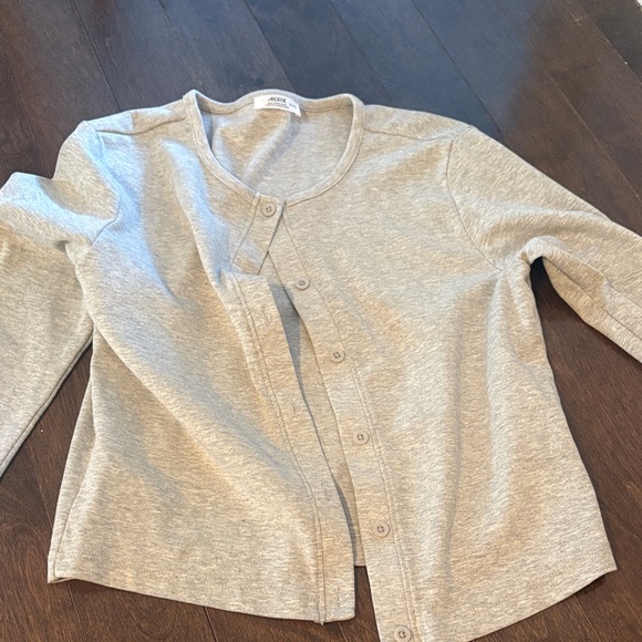 Various women’s tops - Picture 9 of 14